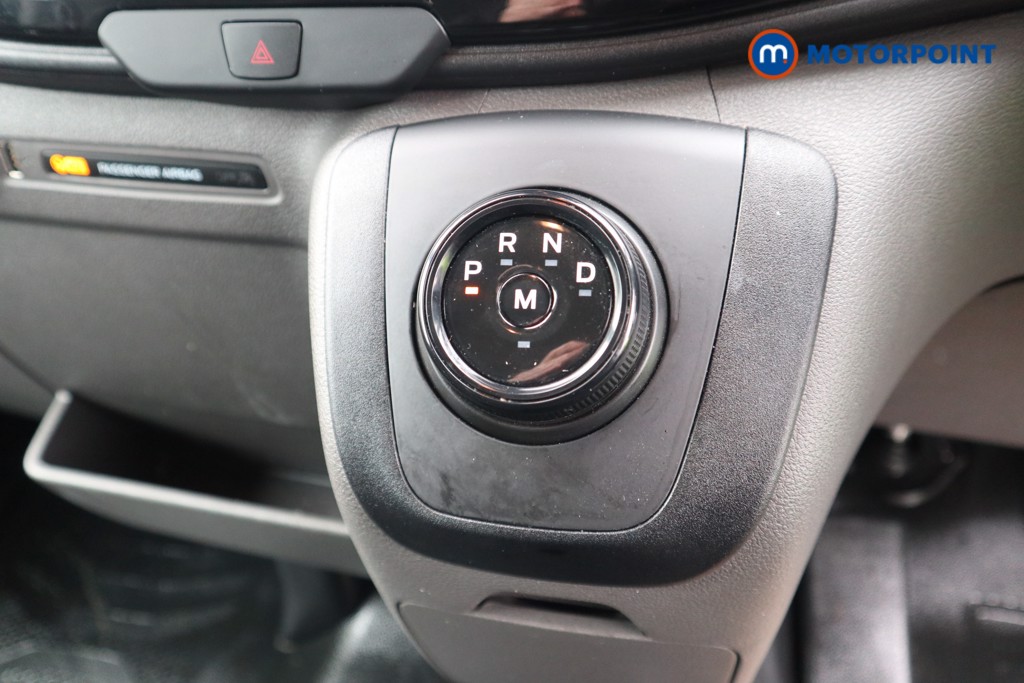 Ford Transit Limited Automatic Diesel Medium Roof Van - Stock Number (1607440) - 6th supplementary image