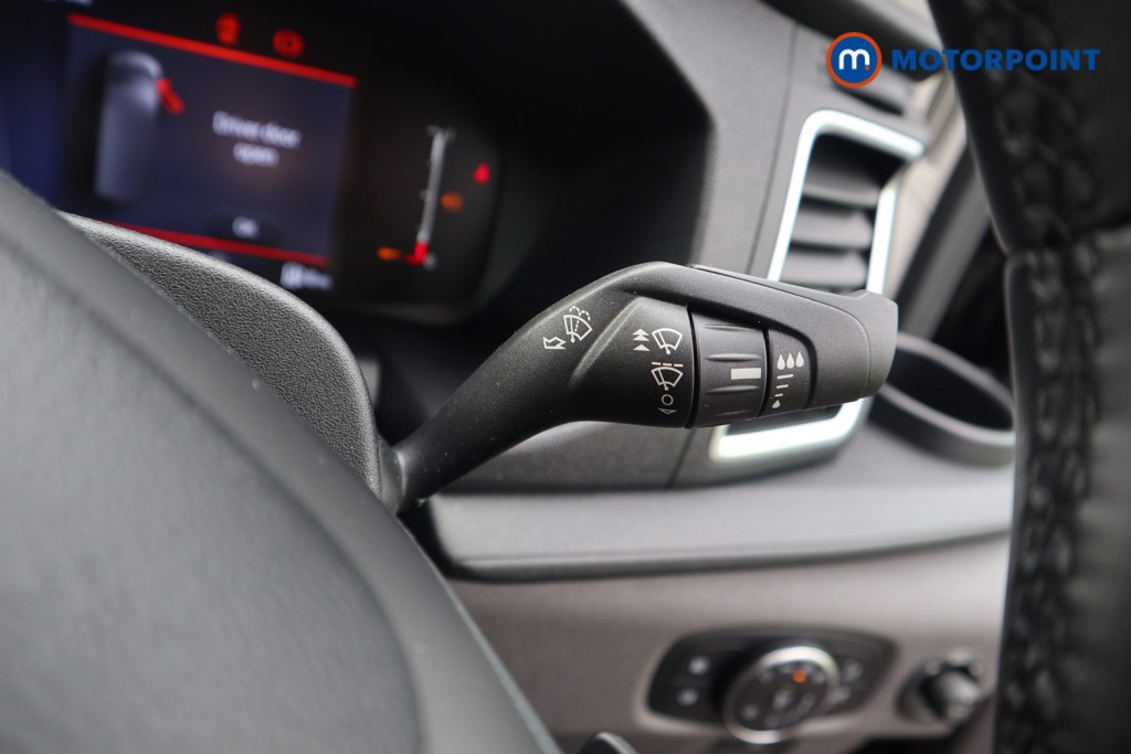 Ford Transit Limited Automatic Diesel Medium Roof Van - Stock Number (1607440) - 9th supplementary image