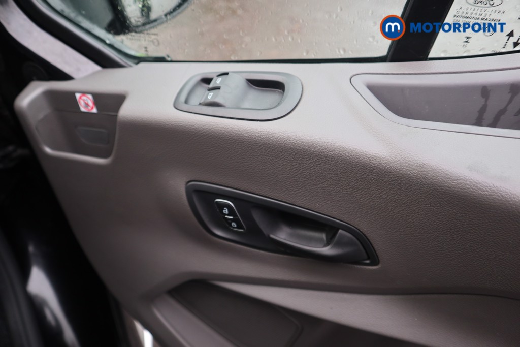 Ford Transit Limited Automatic Diesel Medium Roof Van - Stock Number (1607440) - 12th supplementary image