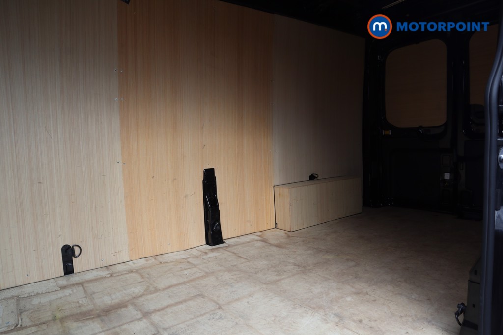 Ford Transit Limited Automatic Diesel Medium Roof Van - Stock Number (1607440) - 15th supplementary image