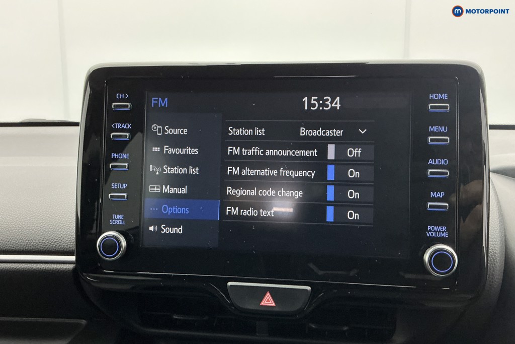 Toyota Yaris Design Automatic Petrol-Electric Hybrid Hatchback - Stock Number (1607803) - 2nd supplementary image