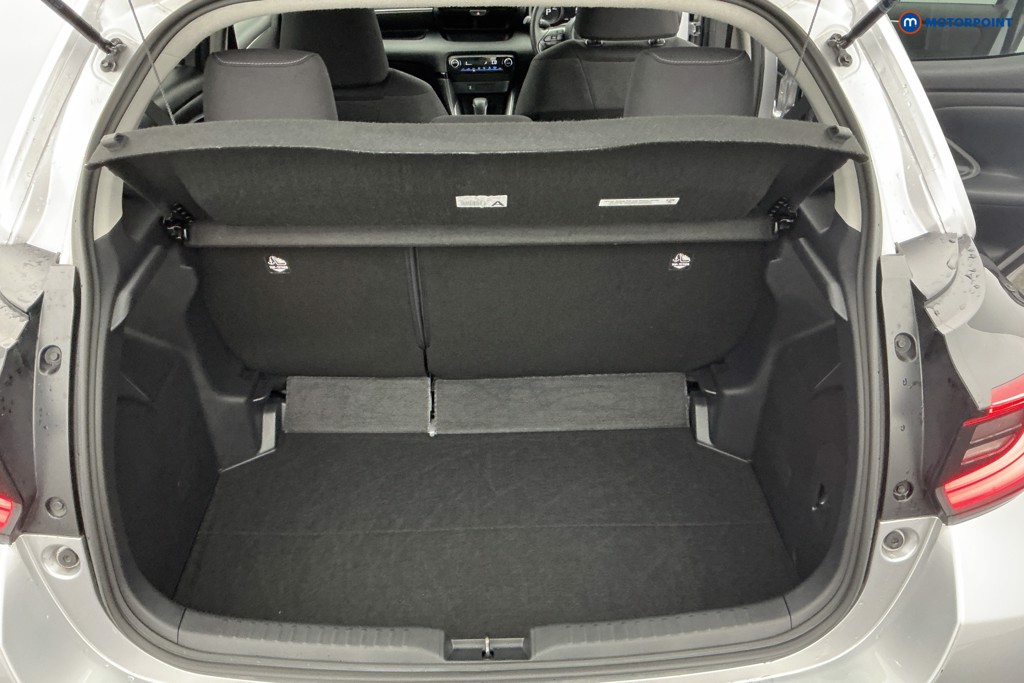 Toyota Yaris Design Automatic Petrol-Electric Hybrid Hatchback - Stock Number (1607803) - 3rd supplementary image