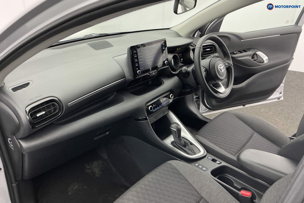 Toyota Yaris Design Automatic Petrol-Electric Hybrid Hatchback - Stock Number (1607803) - 10th supplementary image