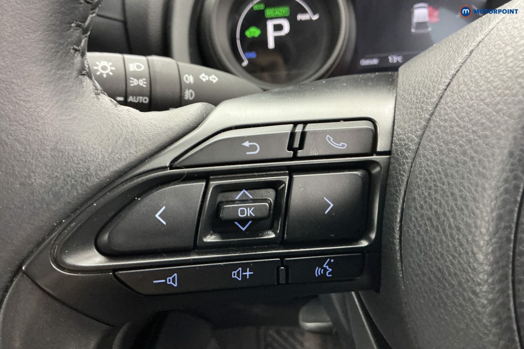 Toyota Yaris Design Automatic Petrol-Electric Hybrid Hatchback - Stock Number (1607803) - 21st supplementary image