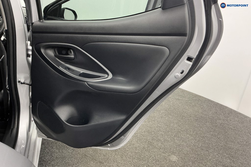 Toyota Yaris Design Automatic Petrol-Electric Hybrid Hatchback - Stock Number (1607803) - 27th supplementary image