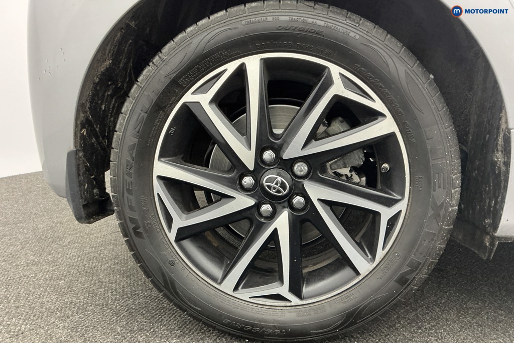 Toyota Yaris Design Automatic Petrol-Electric Hybrid Hatchback - Stock Number (1607803) - 37th supplementary image