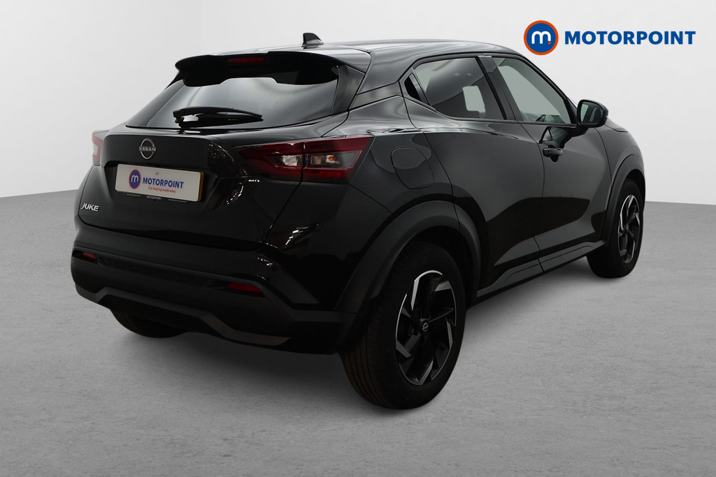 Nissan Juke N-Connecta Manual Petrol SUV - Stock Number (1608851) - Drivers side rear corner
