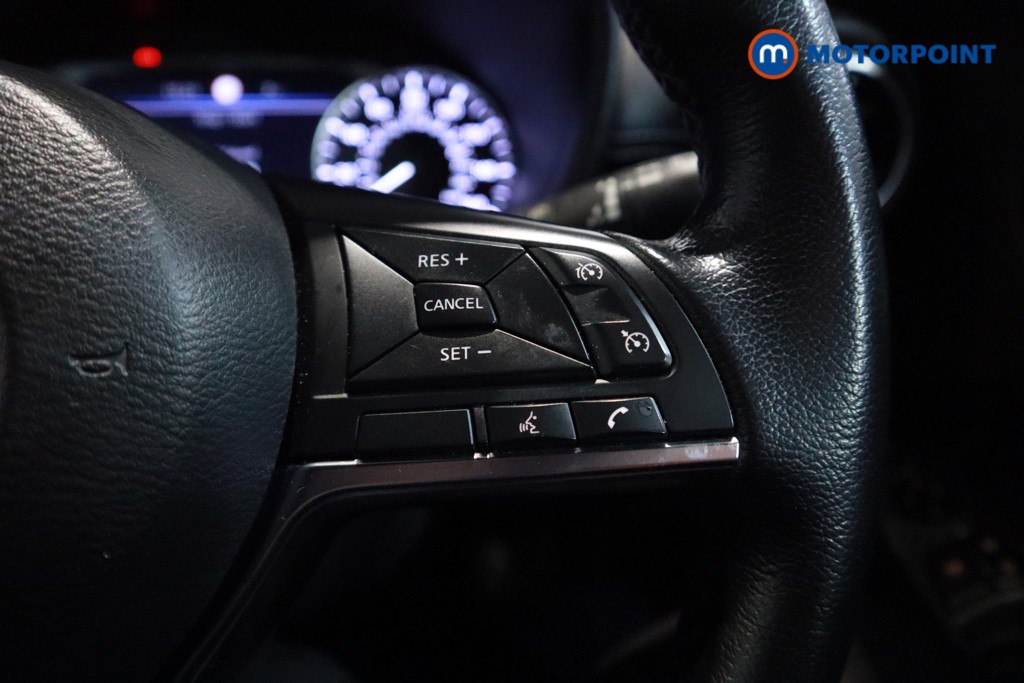 Nissan Juke N-Connecta Manual Petrol SUV - Stock Number (1609827) - 9th supplementary image