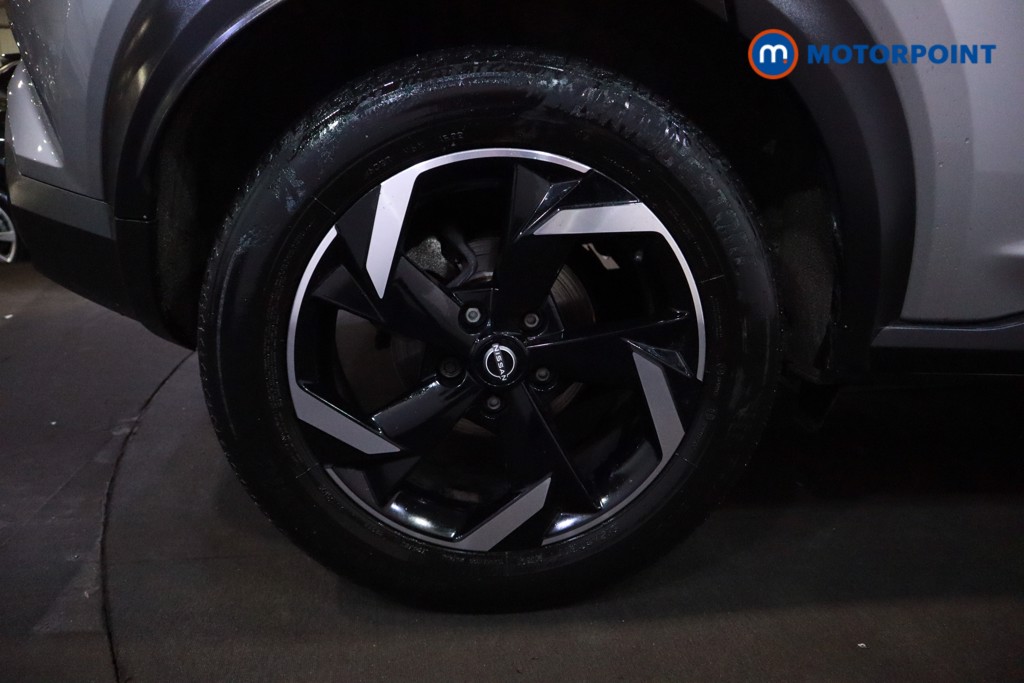 Nissan Juke N-Connecta Manual Petrol SUV - Stock Number (1609827) - 28th supplementary image