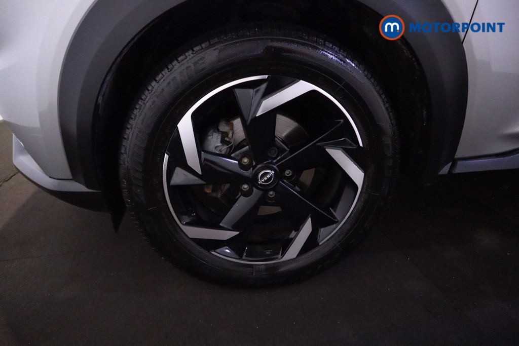 Nissan Juke N-Connecta Manual Petrol SUV - Stock Number (1609827) - 30th supplementary image