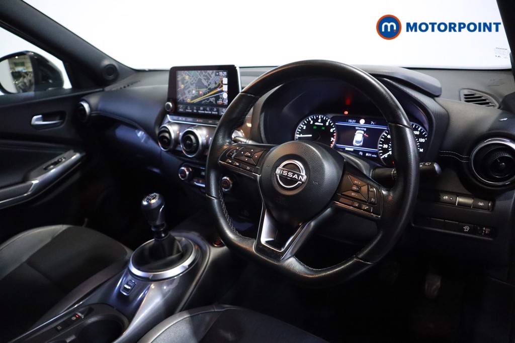 Nissan Juke N-Connecta Manual Petrol SUV - Stock Number (1609827) - 1st supplementary image