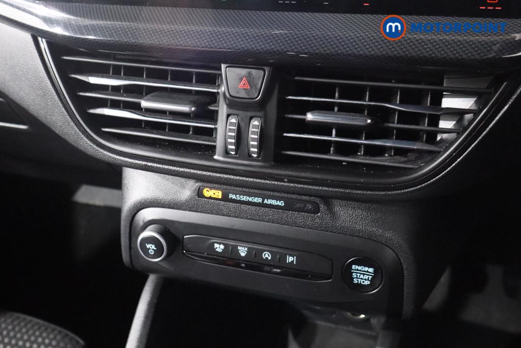 Ford Focus St-Line Manual Petrol Hatchback - Stock Number (1612700) - 4th supplementary image