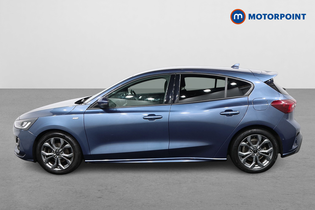 Ford Focus St-Line Manual Petrol Hatchback - Stock Number (1612700) - Passenger side