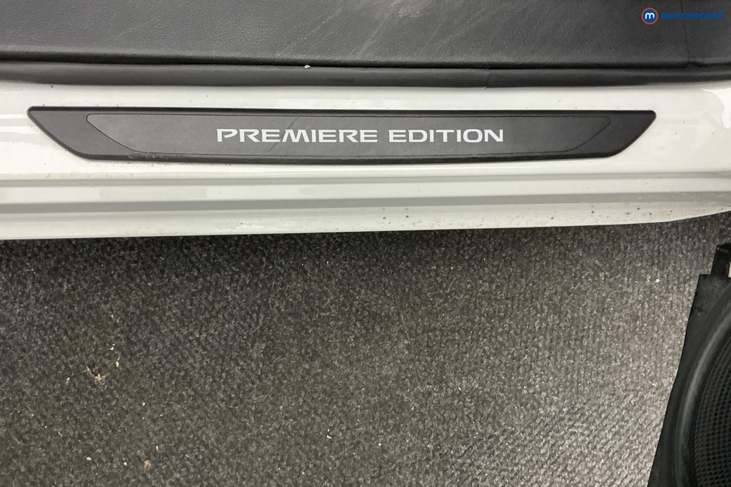 Nissan Juke Premiere Edition Automatic Petrol-Electric Hybrid SUV - Stock Number (1613073) - 16th supplementary image