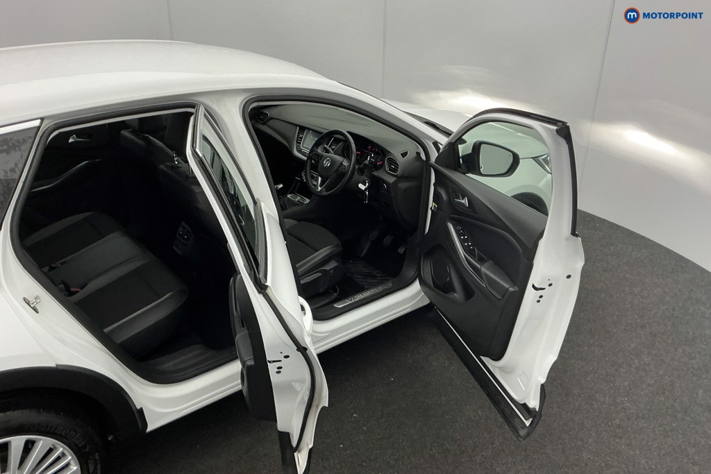 Vauxhall Grandland X Business Edition Nav Manual Diesel SUV - Stock Number (1613229) - 5th supplementary image