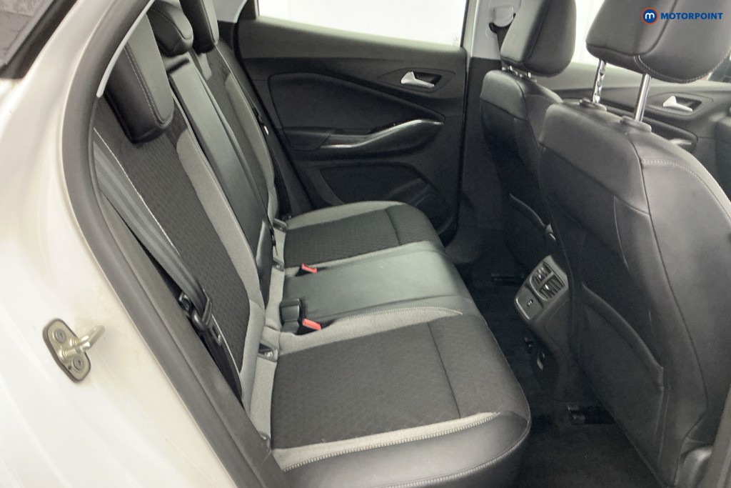 Vauxhall Grandland X Business Edition Nav Manual Diesel SUV - Stock Number (1613229) - 6th supplementary image
