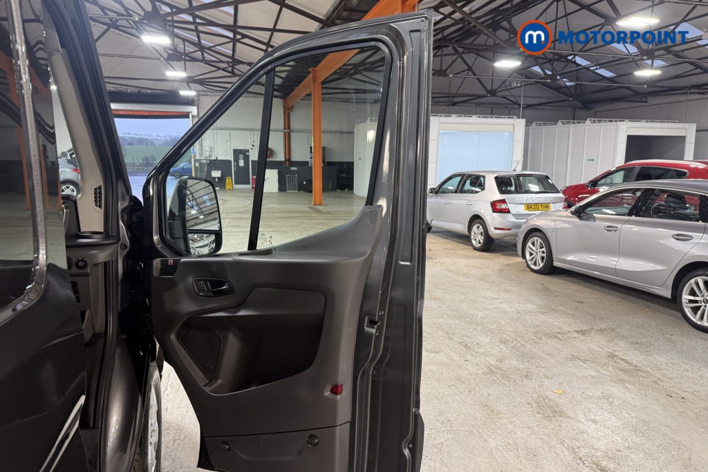 Ford Transit Limited Automatic Diesel Medium Roof Van - Stock Number (1614858) - 3rd supplementary image