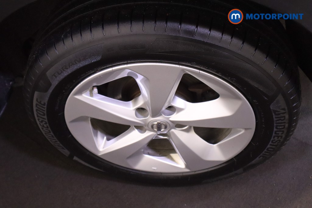 Nissan Qashqai Acenta Premium Manual Petrol SUV - Stock Number (1615807) - 9th supplementary image