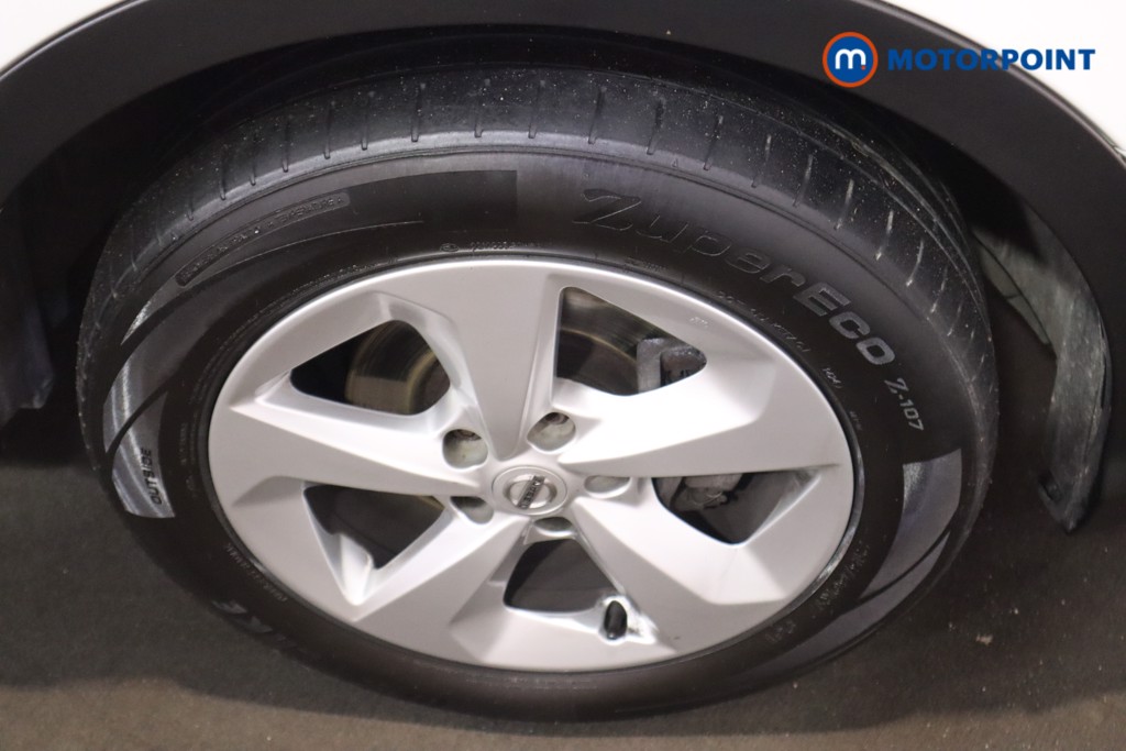 Nissan Qashqai Acenta Premium Manual Petrol SUV - Stock Number (1615807) - 11th supplementary image