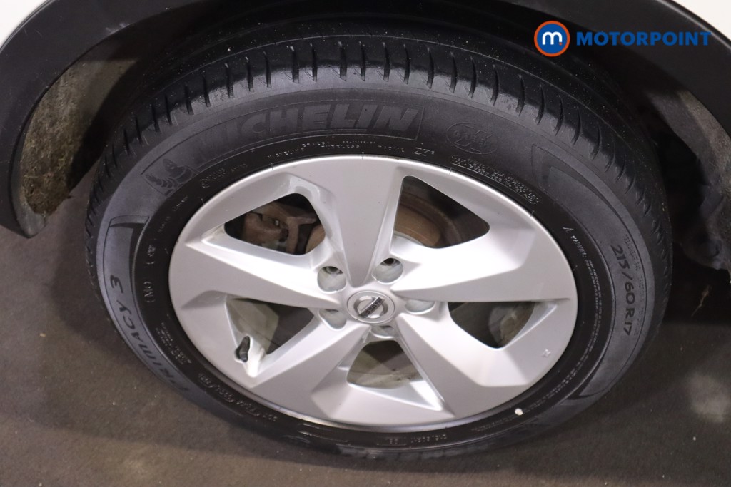 Nissan Qashqai Acenta Premium Manual Petrol SUV - Stock Number (1615807) - 12th supplementary image