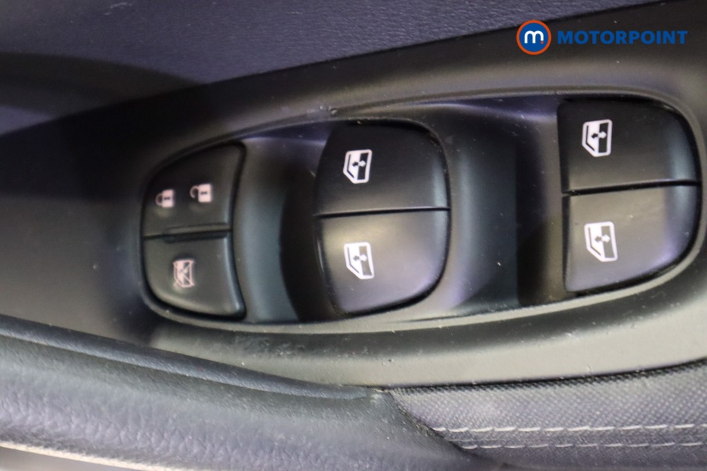 Nissan Qashqai Acenta Premium Manual Petrol SUV - Stock Number (1615807) - 15th supplementary image