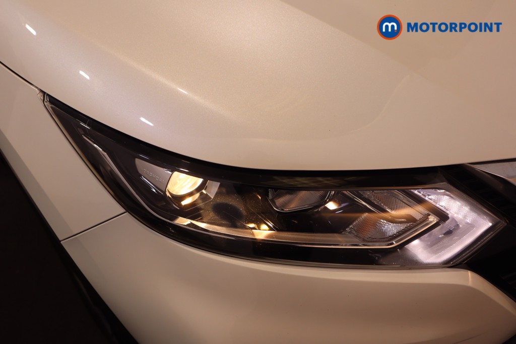 Nissan Qashqai Acenta Premium Manual Petrol SUV - Stock Number (1615807) - 32nd supplementary image