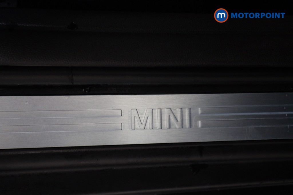 Mini Hatchback Cooper Exclusive Automatic Petrol Hatchback - Stock Number (1616580) - 17th supplementary image