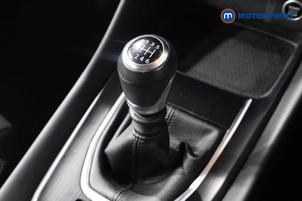 Nissan Qashqai N-Connecta Manual Petrol SUV - Stock Number (1616721) - 5th supplementary image