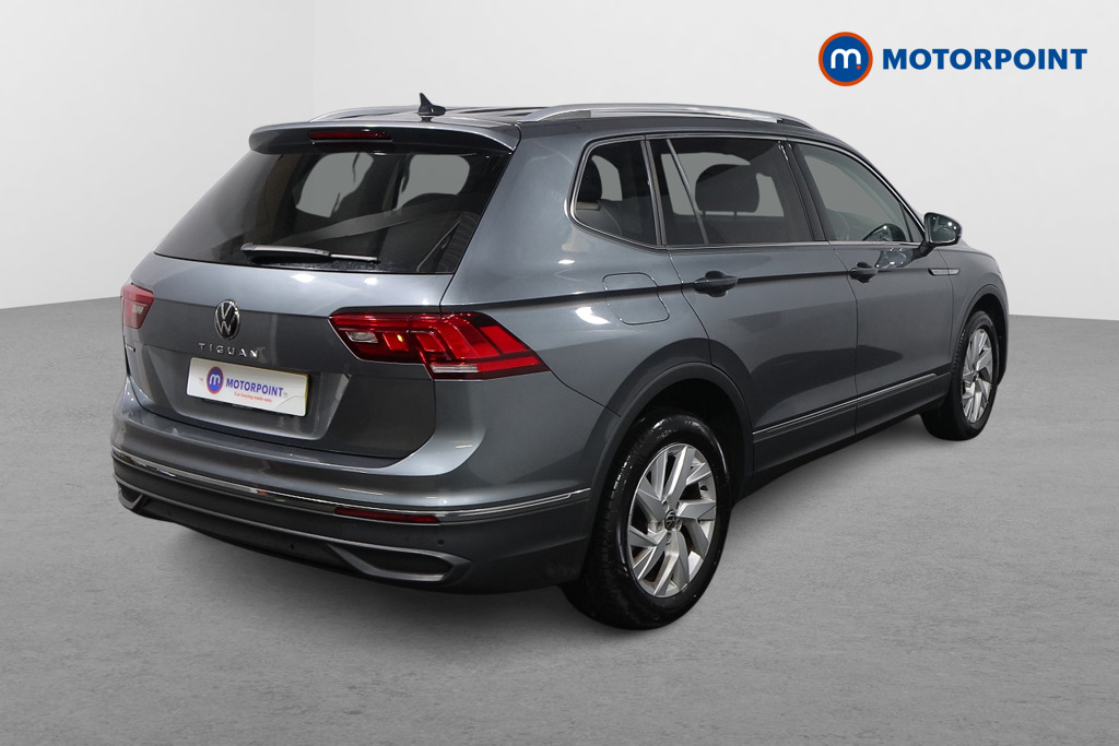 Volkswagen Tiguan Allspace Life Manual Diesel SUV - Stock Number (1617595) - Drivers side rear corner