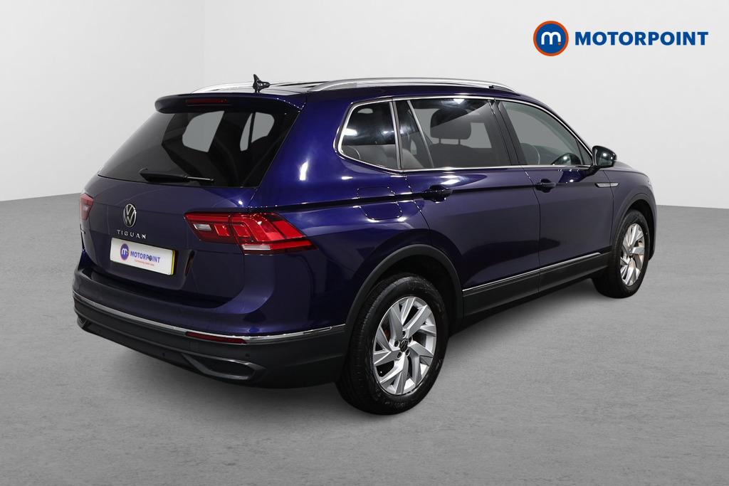 Volkswagen Tiguan Allspace Life Automatic Petrol SUV - Stock Number (1617800) - Drivers side rear corner