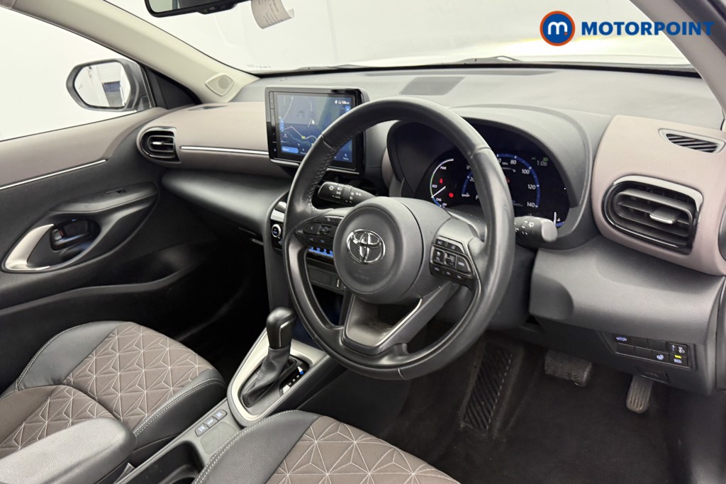 Toyota Yaris Cross Excel Automatic Petrol-Electric Hybrid Estate - Stock Number (1618645) - 4th supplementary image