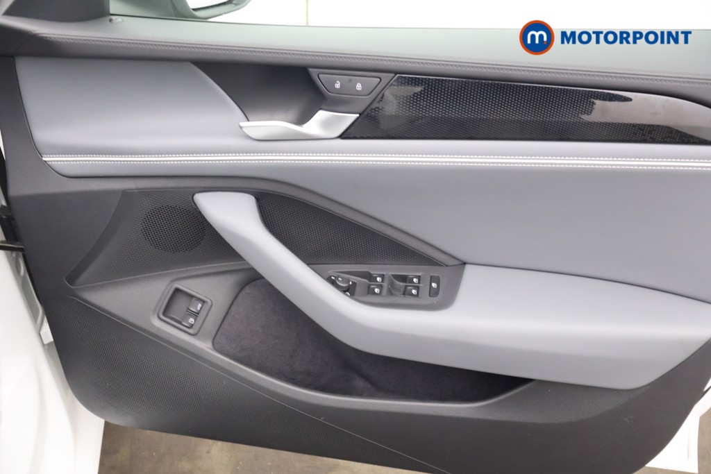 Volkswagen Passat Life Automatic Petrol Plug-In Hybrid Estate - Stock Number (1618684) - 12th supplementary image