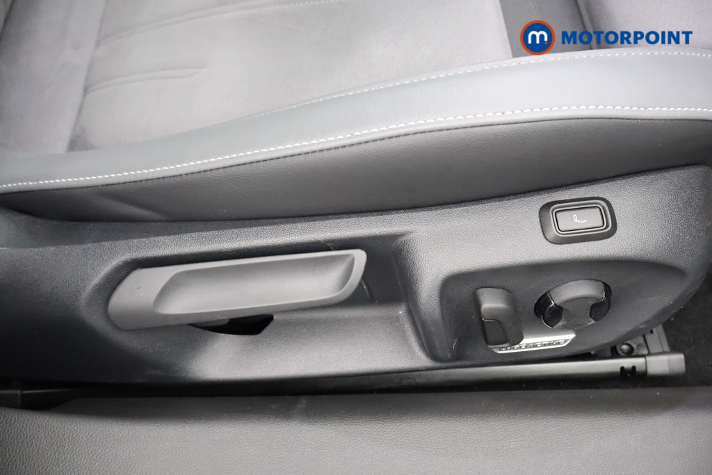 Volkswagen Passat Life Automatic Petrol Plug-In Hybrid Estate - Stock Number (1618684) - 15th supplementary image