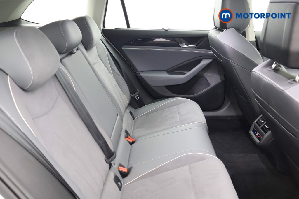 Volkswagen Passat Life Automatic Petrol Plug-In Hybrid Estate - Stock Number (1618684) - 16th supplementary image