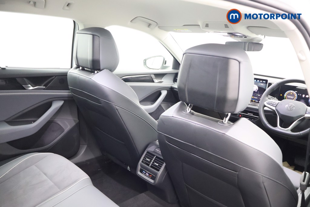 Volkswagen Passat Life Automatic Petrol Plug-In Hybrid Estate - Stock Number (1618684) - 17th supplementary image