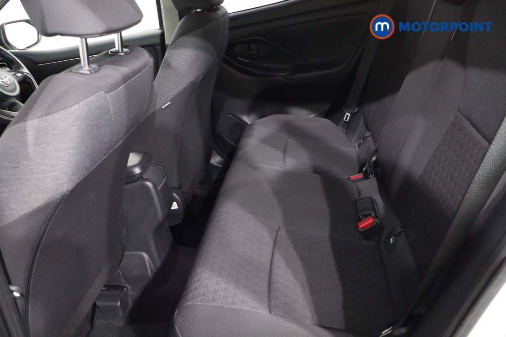 Toyota Yaris Design Automatic Petrol-Electric Hybrid Hatchback - Stock Number (1619230) - 5th supplementary image