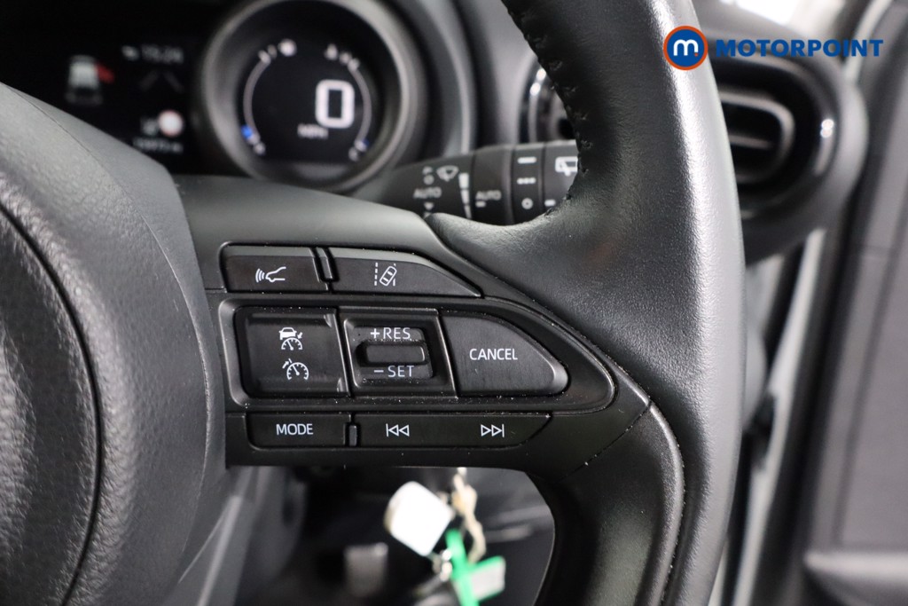 Toyota Yaris Design Automatic Petrol-Electric Hybrid Hatchback - Stock Number (1619230) - 8th supplementary image