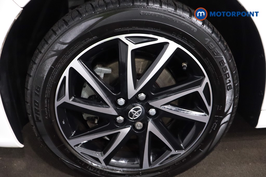 Toyota Yaris Design Automatic Petrol-Electric Hybrid Hatchback - Stock Number (1619230) - 11th supplementary image