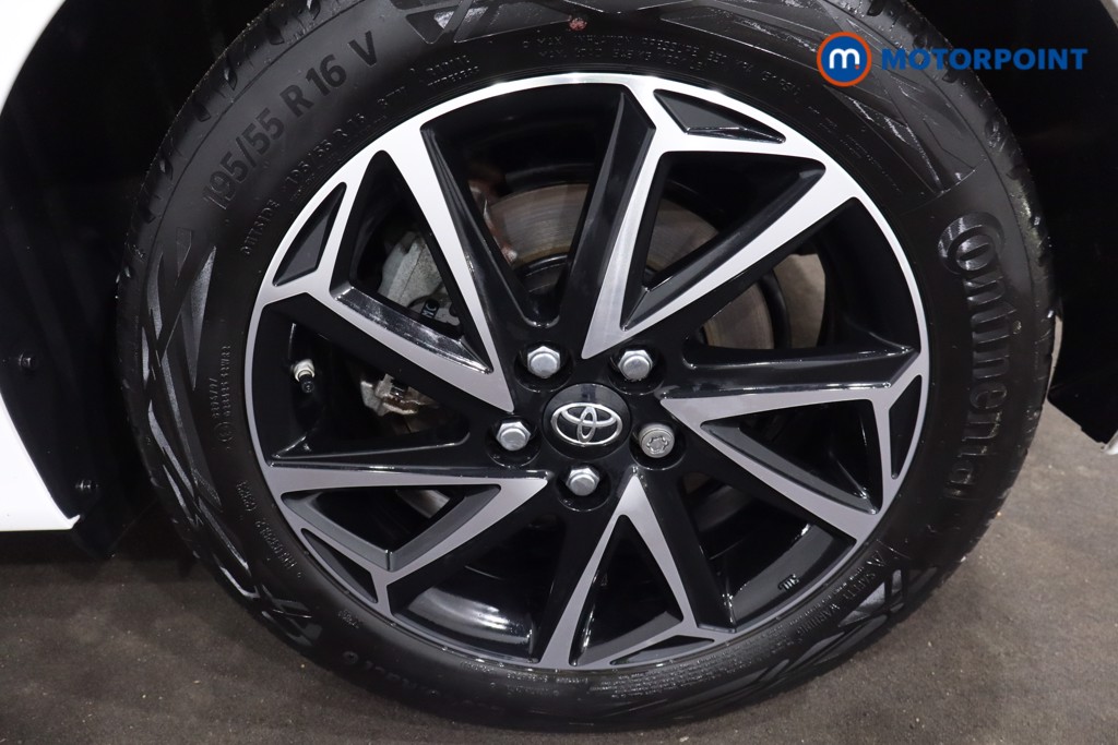 Toyota Yaris Design Automatic Petrol-Electric Hybrid Hatchback - Stock Number (1619230) - 12th supplementary image