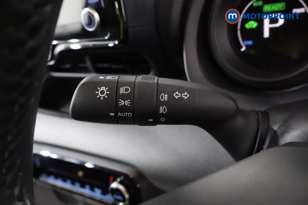 Toyota Yaris Design Automatic Petrol-Electric Hybrid Hatchback - Stock Number (1619230) - 14th supplementary image