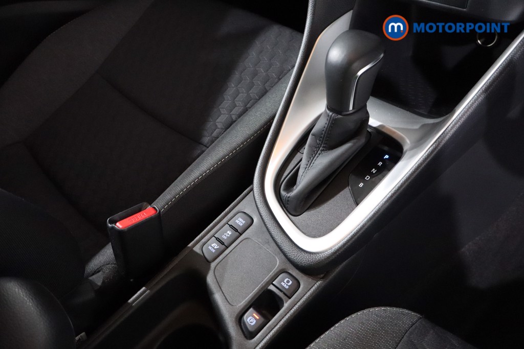 Toyota Yaris Design Automatic Petrol-Electric Hybrid Hatchback - Stock Number (1619230) - 19th supplementary image