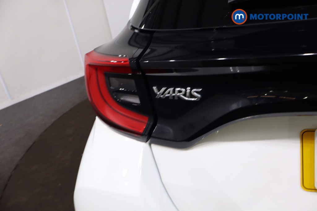 Toyota Yaris Design Automatic Petrol-Electric Hybrid Hatchback - Stock Number (1619230) - 37th supplementary image