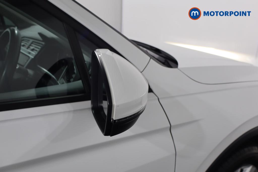 Volkswagen Tiguan Life Automatic Petrol Plug-In Hybrid SUV - Stock Number (1619331) - 15th supplementary image