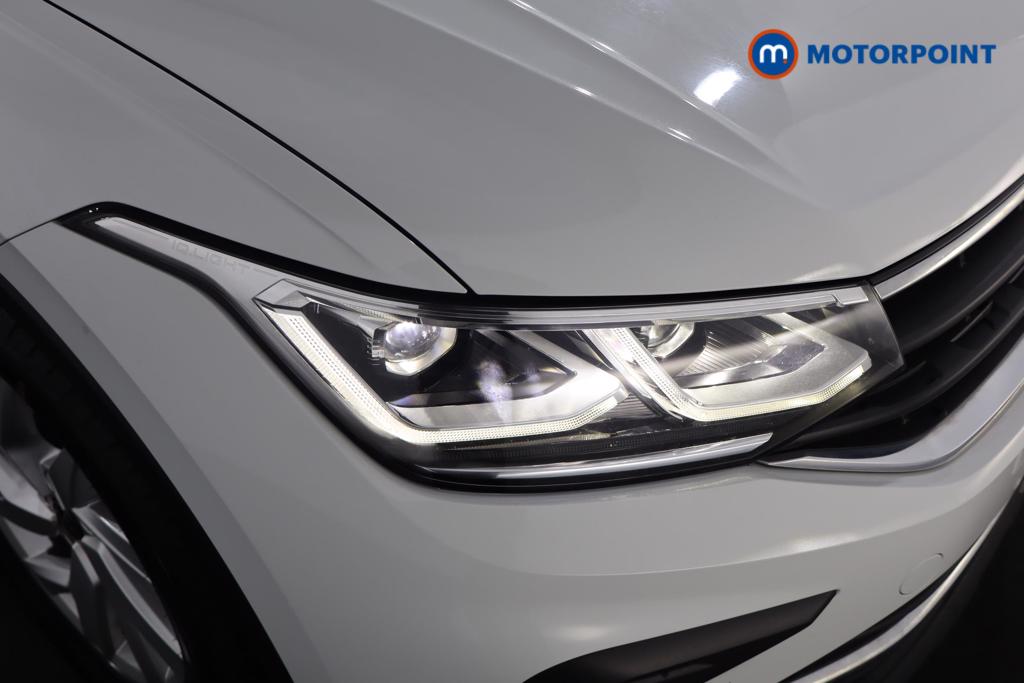 Volkswagen Tiguan Life Automatic Petrol Plug-In Hybrid SUV - Stock Number (1619331) - 16th supplementary image