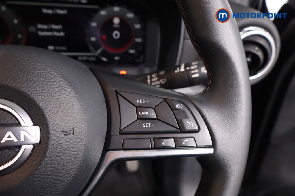 Nissan Juke N-Connecta Manual Petrol SUV - Stock Number (1610387) - 8th supplementary image