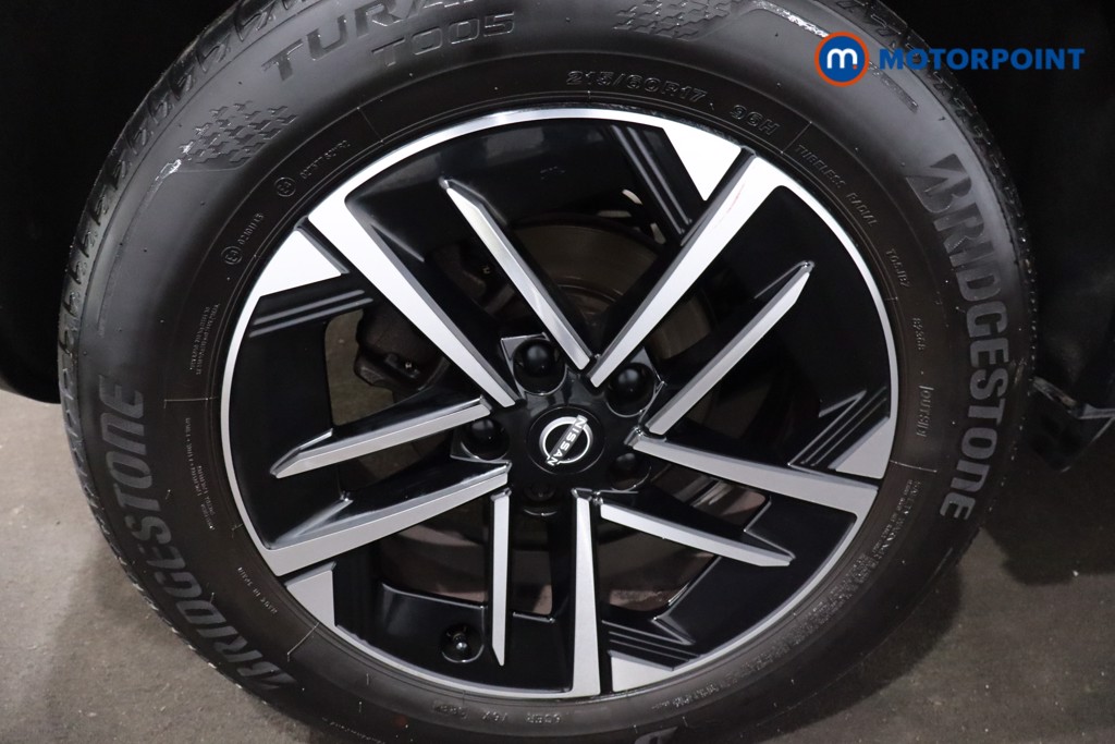 Nissan Juke N-Connecta Manual Petrol SUV - Stock Number (1610387) - 9th supplementary image