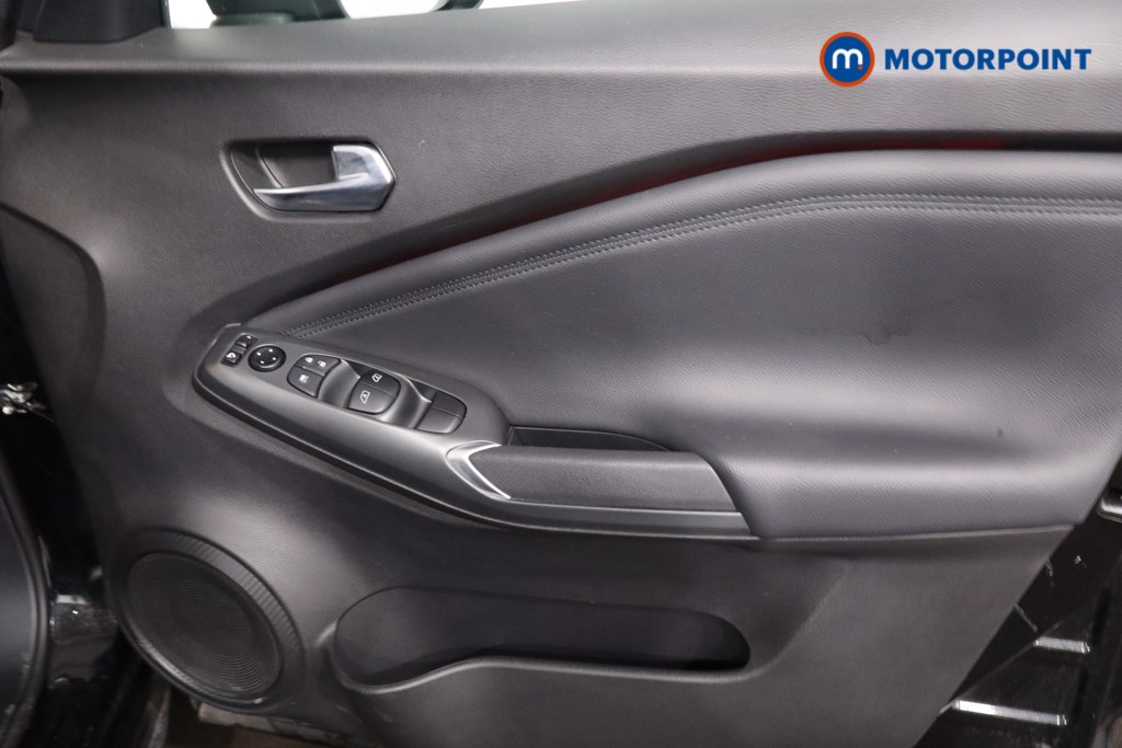 Nissan Juke N-Connecta Manual Petrol SUV - Stock Number (1610387) - 22nd supplementary image