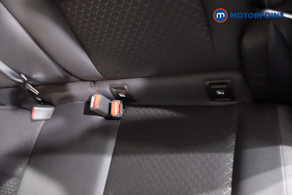 Nissan Juke N-Connecta Manual Petrol SUV - Stock Number (1610387) - 24th supplementary image