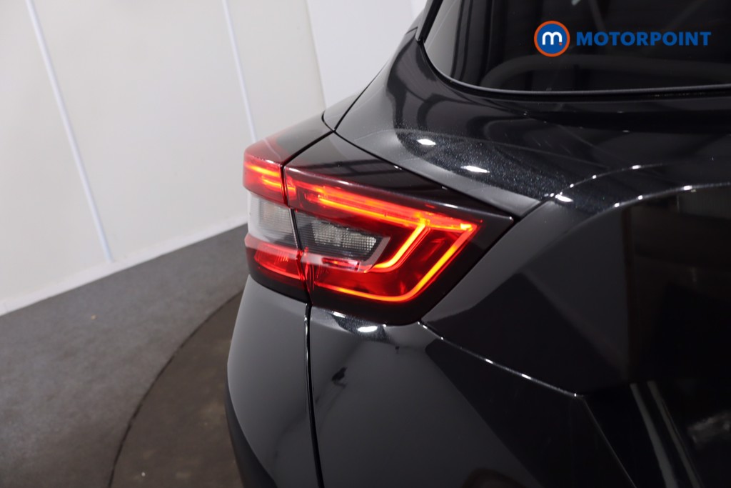 Nissan Juke N-Connecta Manual Petrol SUV - Stock Number (1610387) - 35th supplementary image