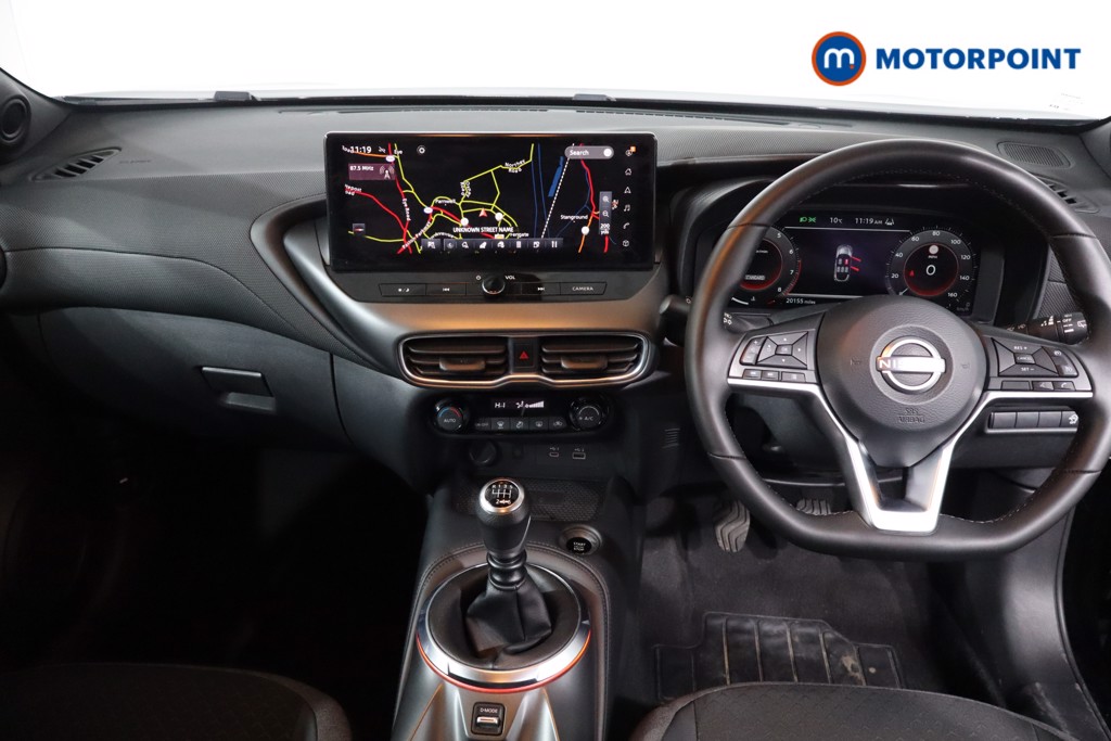 Nissan Juke N-Connecta Manual Petrol SUV - Stock Number (1610387) - 1st supplementary image